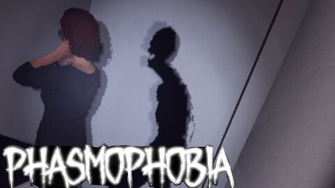Ghost Hunting on Phasmophobia (3)