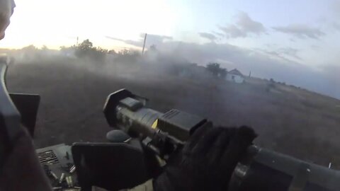 Ukraine War - Ukrainian Forces Storm Russian Held Village • Humvee Machine Gunner Helmet Cam