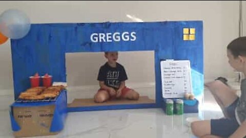 Børn genskaber Greggs-bageri derhjemme