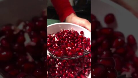 Edible Jewels! 👑 #pomegranate #shorts #trending #viral #tiktok