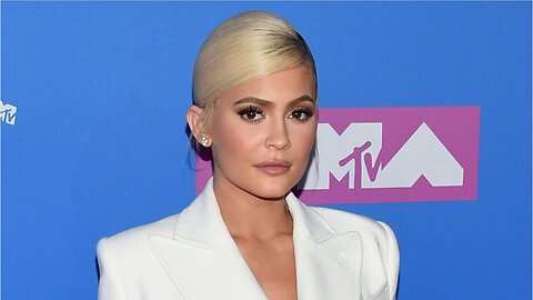 Fans Think Kylie Jenner Announced Her Pregnancy During Khloe's Birthday