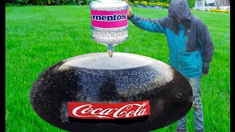 Coca Cola and Mentos in Bath Tub Experiment
