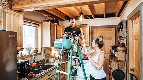 Rustic Cabin Kitchen Ceiling😍| Open rafters, Exposed Beams + Settling the Chicks Into The New Coop!