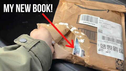 Unwrapping my NEW Book! - SIBLING HORROR 🤩
