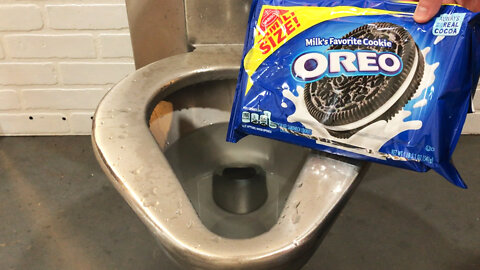 Will Prison Toilet flush a WHOLE PACK of Oreos?