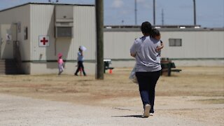 Judge Orders U.S. To Stop Expelling Migrant Children