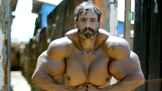 Bodybuilder’s Supersized Fake Muscles Could Kill Him: HOOKED ON THE LOOK