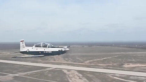 Laughlin T-6 flying B-roll with two-ship