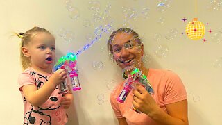Sofia and soap bubbles