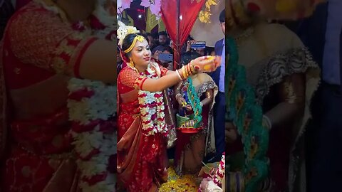 নতুন বউ চমৎকার ভাবে নেচে ভাবি বরকে বরণ করে নিচ্ছে #wedding #marriage #bride2024 #couples