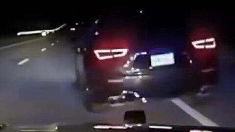 Maserati Quattroporte leaves American police dumbfounded in a vicious highway maneuver