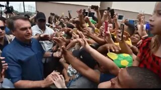 URGENTE: Bolsonaro cita Auxílio Brasil de R$ 600 como forma de “atender a todos”