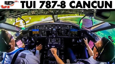 Piloting BOEING 787 into Cancun | Cockpit Views