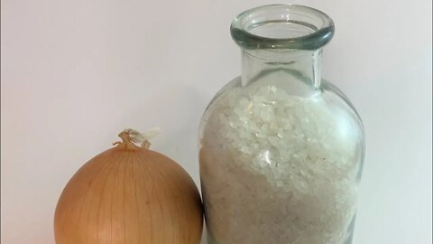 How to Make Onion Salt