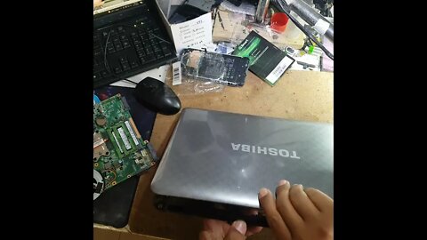 How To Replace laptop fan for Toshiba Satellite L745