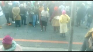 Khamandi residents protest against Stellenbosch land invasion eviction order outside court (Ugf)