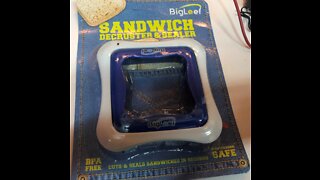 Sandwich Cutter Sealer & Decruster Remove Bread Crust DIY Pocket Sandwiches Square