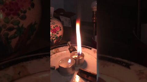 Make your own wick out of paper !