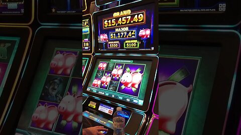 THE PIGGIES KEEP COMIN' THROUGH!!! #casino #slots #casinogame #gambling#slotwin #bonusfeature