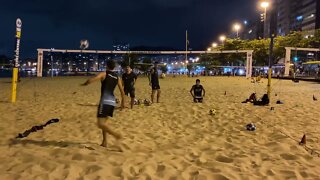 Treino de futevôlei - Defesa de meio fundo e defesa de pingo