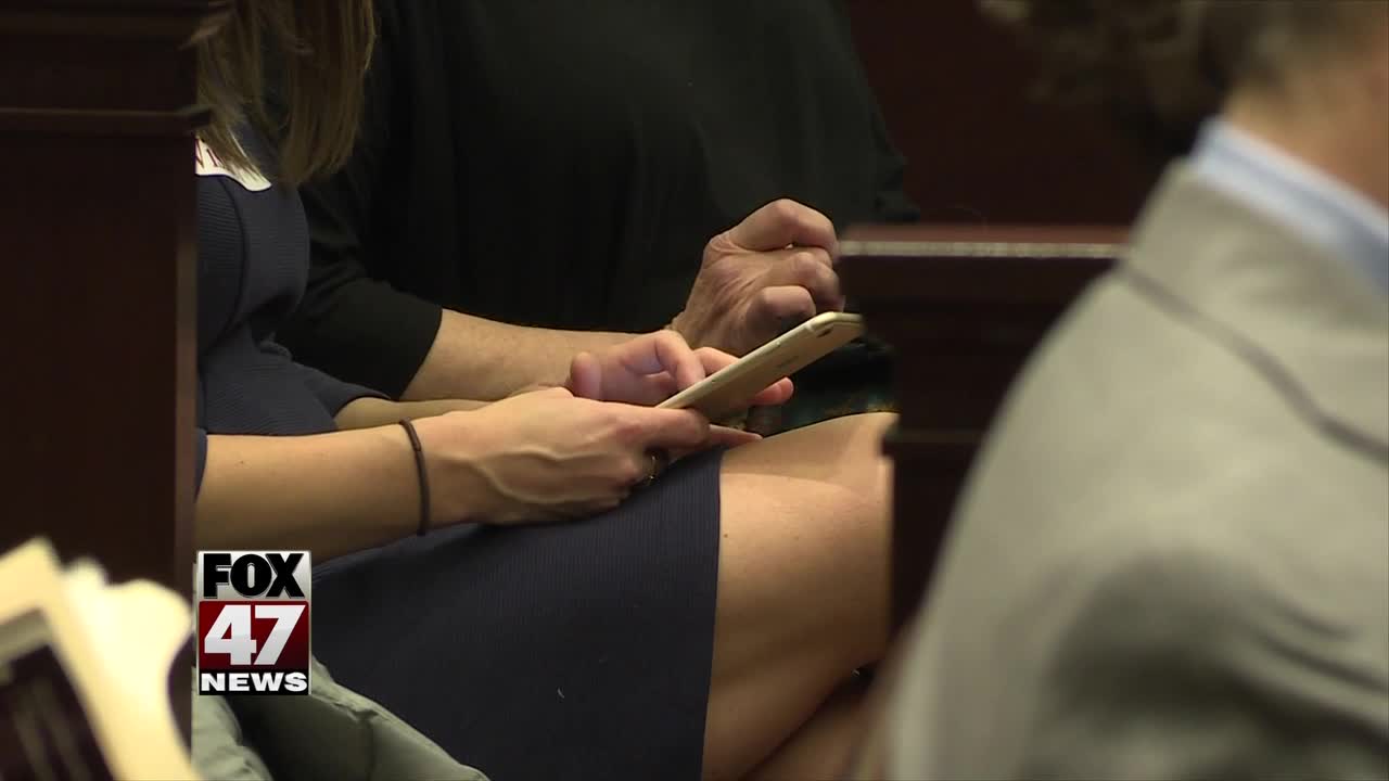 Michigan Supreme Court considers cellphone use in courtrooms