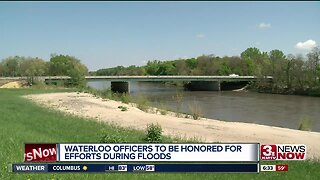 Waterloo officers to be honored for flood efforts