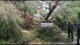 WATCH: Heavy rains and strong winds causes havoc in Cape Town (DtH)