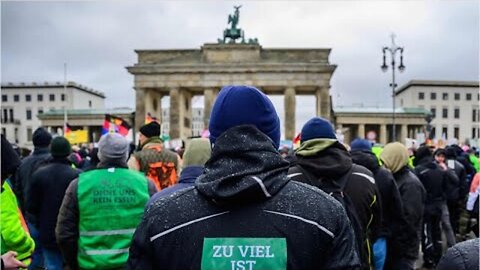 Thousands of German farmers bring Berlin to a standstill in protest