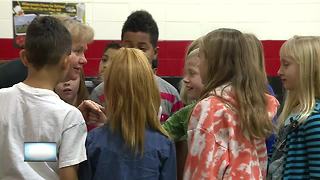 Houdini Elementary students help others during Sharing Kindness Day