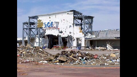 Joplin MO drive through Rangeline Road after F5 tornado