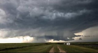 Time-lapse footage captures gathering storm