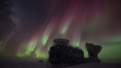 Aurora Australis captured over South Pole Station, Antarctica