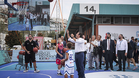 Alexis Tsipras plays basketball in Thessaloniki