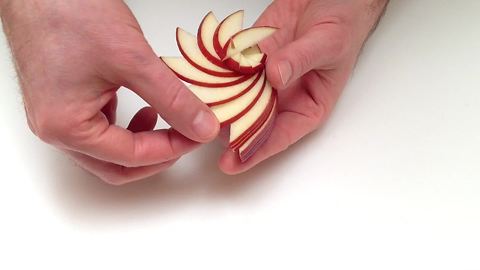 How to make a sculpture arrangement with an apple
