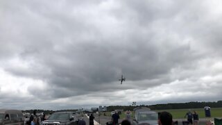 Thrilling front row footage of an A-10 Thunderbolt II flyby