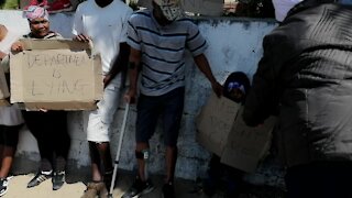 SOUTH AFRICA - Cape Town - Hangberg Clinic Picket (Video) (YXQ)