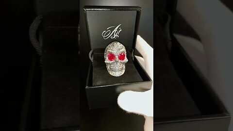 #shaquilleoneal Bling: Regal #SkullRing Showdown