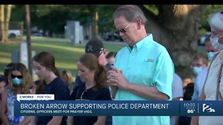 Broken Arrow shows support for police with prayer vigil