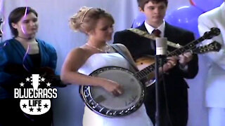 Banjo Pickin' Bride | Bluegrass Life