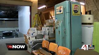 Theater auctioning off thousands of old props
