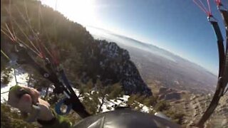 Superbe vol au-dessus des montagnes de l'Utah