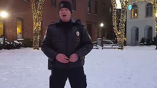 Officer's impromptu performance of 'O Holy Night' goes viral