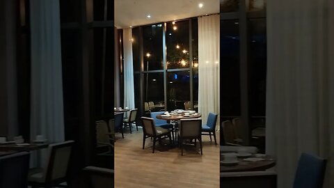 VLOG - COZY RESTAURANT - HOTEL - TRAVEL BLOGGER - DINNING ROOM - CHILL OUT WITH FRIENDS #shorts