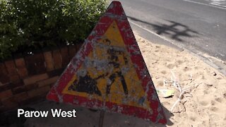 SOUTH AFRICA -Cape Town - Roll-out of optic fibre cables to households in the northern suburbs (Video) (gHX)