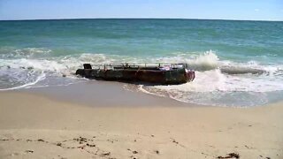 Makeshift raft washes up on Singer Island