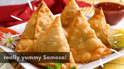 Foreigners trying Indian Street Food Samosa for the first time!!😋😋
