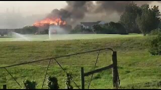 Eleven homes burning in St Francis Bay fire (G9G)