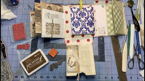 Episode 166 - Junk Journal with Daffodils Galleria - A Journal from a Box! Pt 7