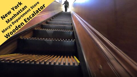 New York Manhattan Macy’s Wooden escalator