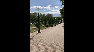 WALKING TO THE HEART💛CENTER🍃🌼🍃OF MY COSY LITTLE TOWN😎🌤️🌳🏪🌳✨